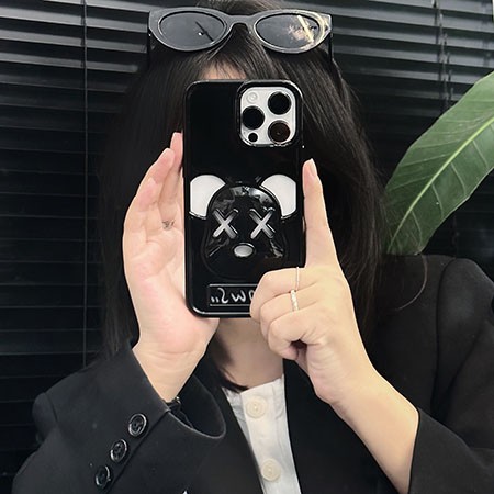 iphone 15 pro スマホケース 綺麗 kaws