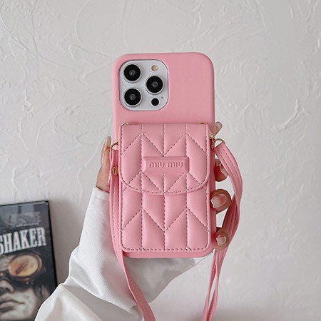 Miumiu iphone15ケース 本革