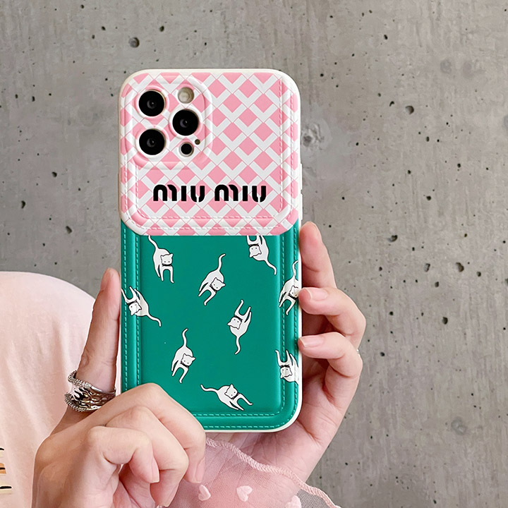 Miumiu アイフォーン15plus ケース 白