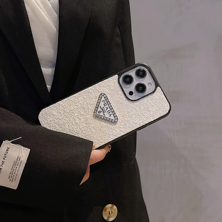 prada 三角形 メタルロゴ アイフォーン 15プラス携帯ケース