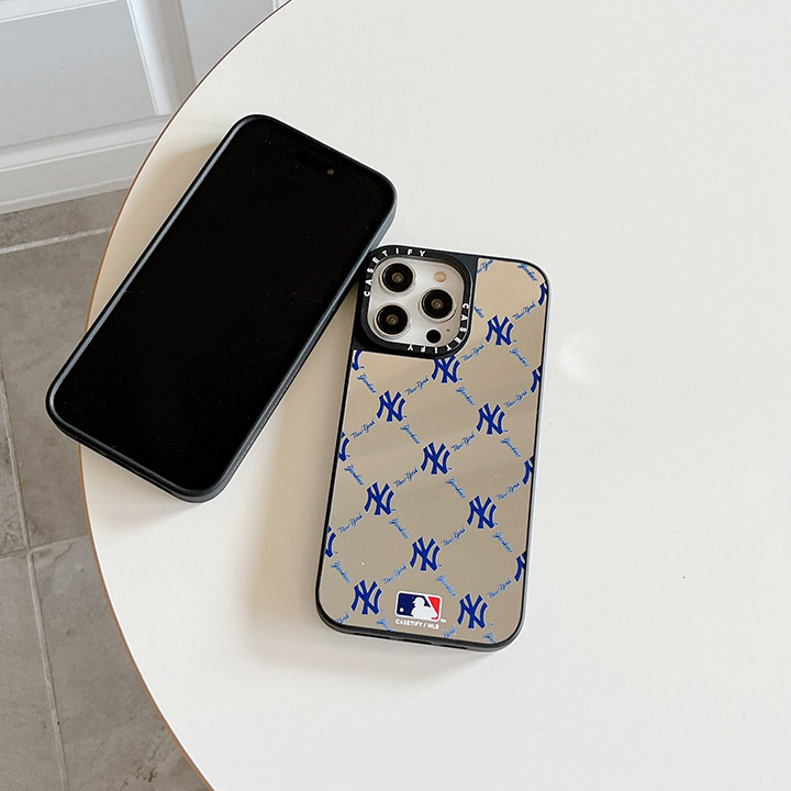 ヤンキース iphone15ケース ブランドロゴ