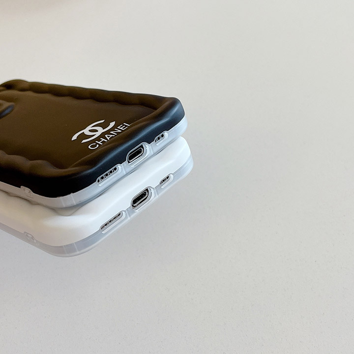 シャネル iphone15pro携帯ケース 白 ソフトゴーム
