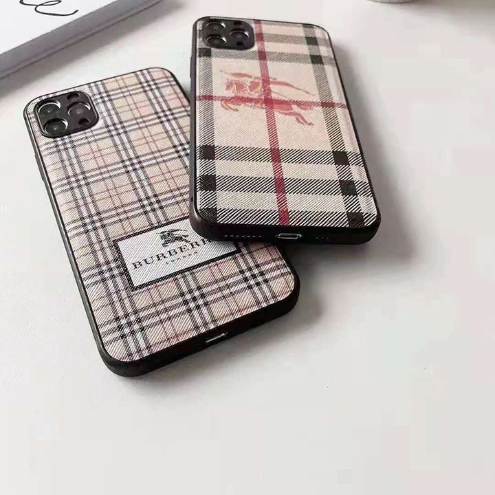 Burberry 耐衝撃 アイフォン15 スマホケース