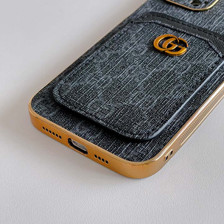 グッチ iphone15pro ケース 金属ロゴ付き